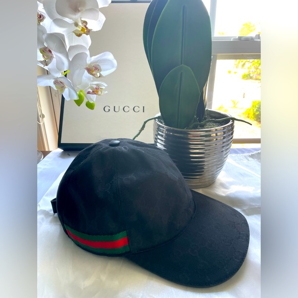 NWOT Gucci Black Hat - Picture 1 of 9